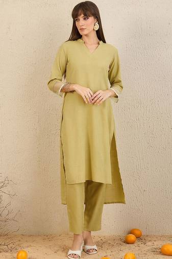 Mandarin Collar Kurta with Trousers