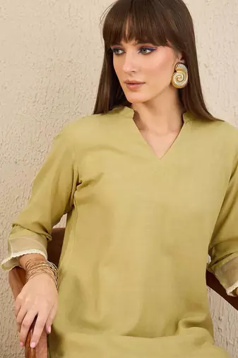 Mandarin Collar Kurta with Trousers