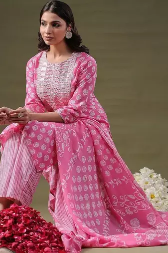 Pink Floral Printed Straight Pure Cotton Kurta With Trousers & Dupatta