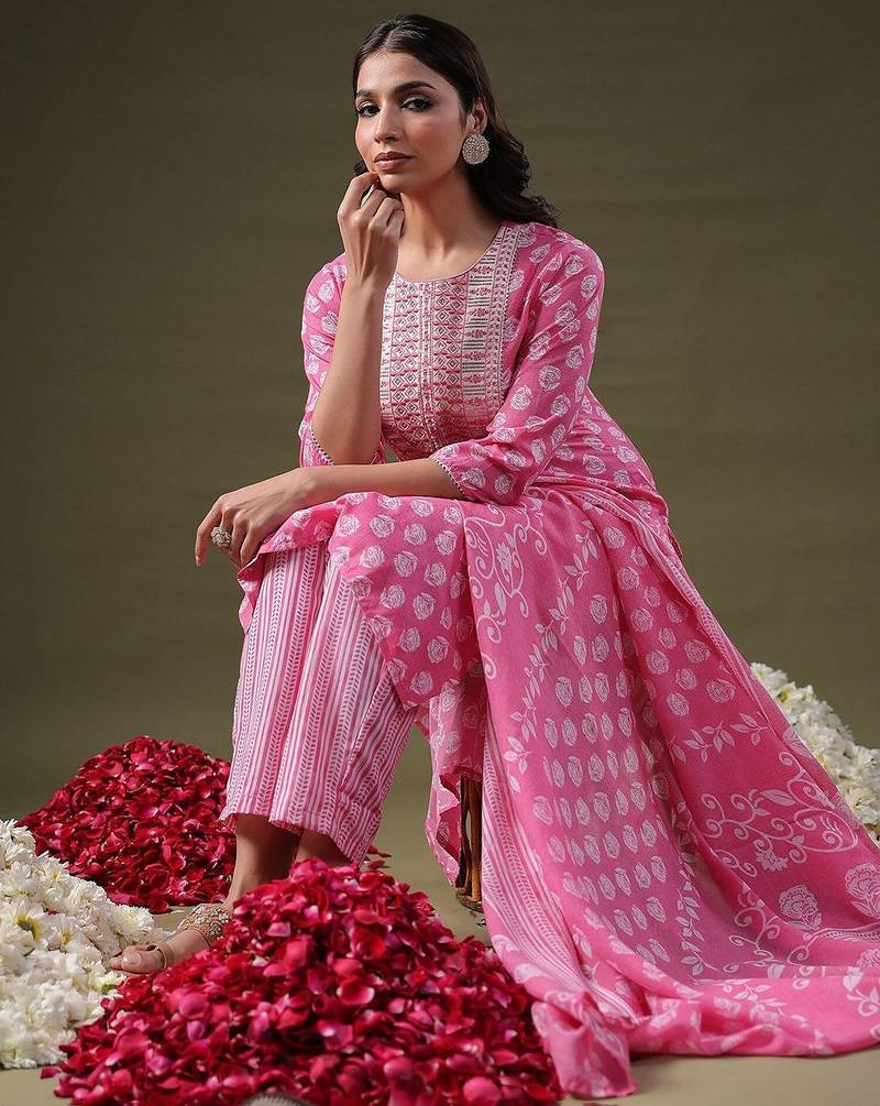 Pink Floral Printed Straight Pure Cotton Kurta With Trousers & Dupatta