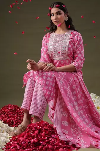 Pink Floral Printed Straight Pure Cotton Kurta With Trousers & Dupatta