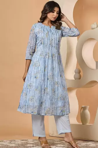 Women Floral Printed Tiered Pure Cotton Kurta with Trousers