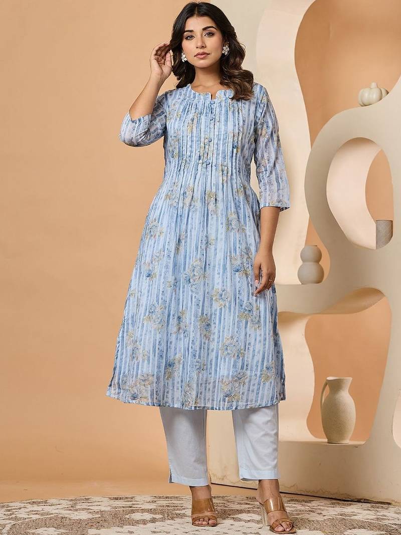 Women Floral Printed Tiered Pure Cotton Kurta with Trousers