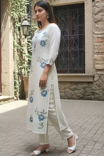 Women Pure Cotton Floral Embroidered Kurta Set With Trousers & Dupatta