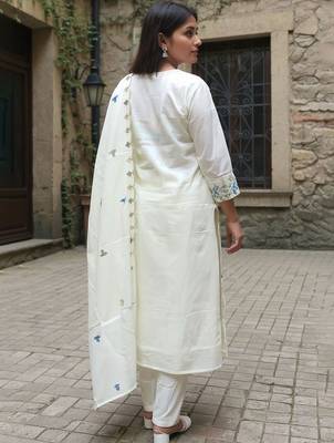 Women Pure Cotton Floral Embroidered Kurta Set With Trousers & Dupatta 5