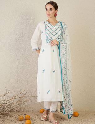 Women Floral Embroidered Cotton Kurta with Trousers & Dupatta 1