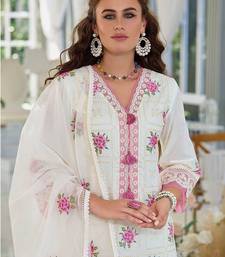 Women Floral Embroidered Regular Thread Work Pure Cotton Kurta