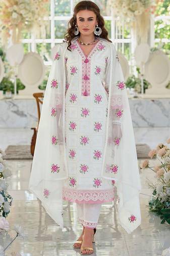 women floral embroidered regular thread work  cotton kurta