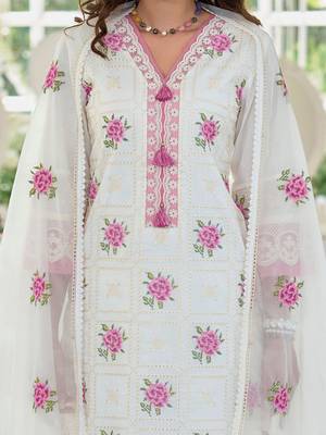 Women Floral Embroidered Regular Thread Work Pure Cotton Kurta 5