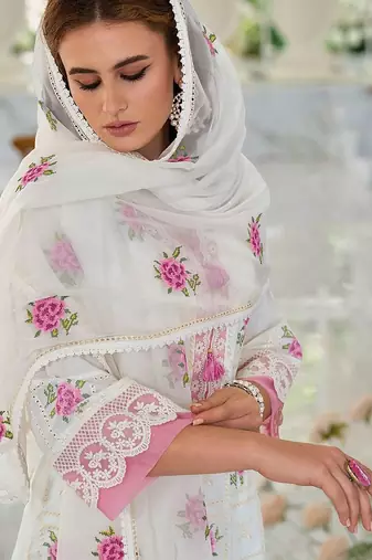 Women Floral Embroidered Regular Thread Work Pure Cotton Kurta