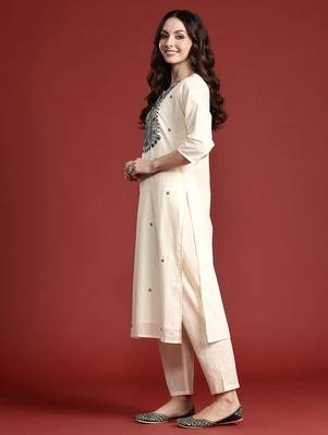 Ethnic Motifs Embroidered Thread Work Pure Cotton Kurta Set 6