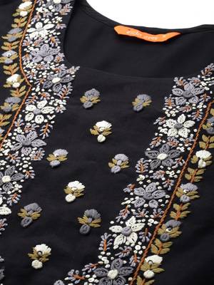 Women Floral Yoke Design Regular Thread Work Kurta with Trousers & With Dupatta 3