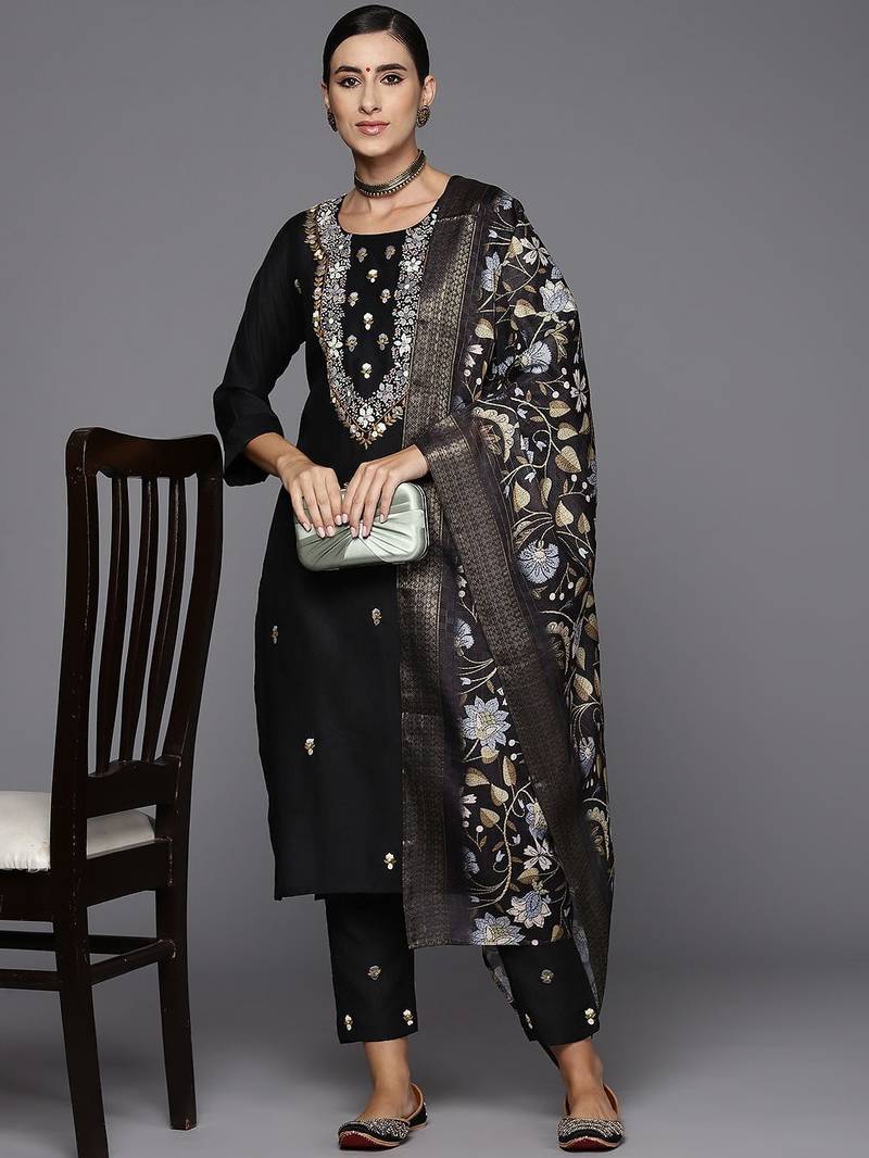 Women Floral Yoke Design Regular Thread Work Kurta with Trousers & With Dupatta