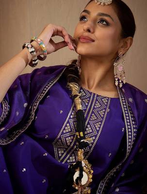 Women Ethnic Motifs Embroidered Regular Sequinned Kurta with Trousers & With Dupatta 2