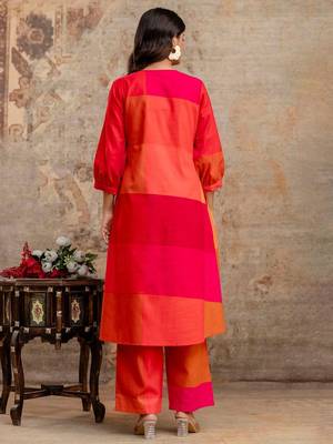 Women Colourblocked V-Neck Regular Kurta with Trousers 4