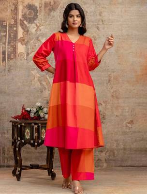 Women Colourblocked V-Neck Regular Kurta with Trousers 5
