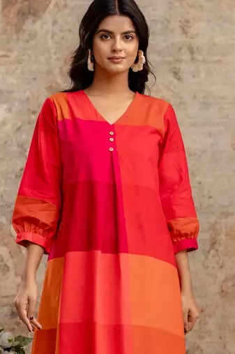 Women Colourblocked V-Neck Regular Kurta with Trousers