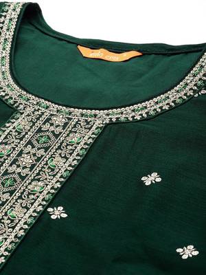 Women Floral Embroidered Regular Sequinned Kurta with Trousers & Dupatta 3