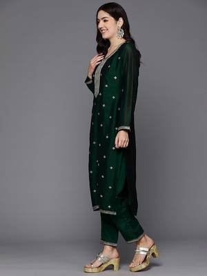 Women Floral Embroidered Regular Sequinned Kurta with Trousers & Dupatta 6