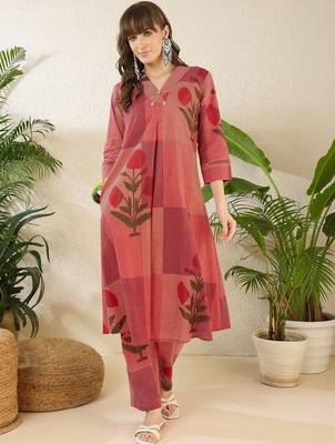 women floral printed regular  cotton kurta with trousers 1