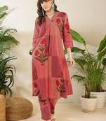 women floral printed regular  cotton kurta with trousers