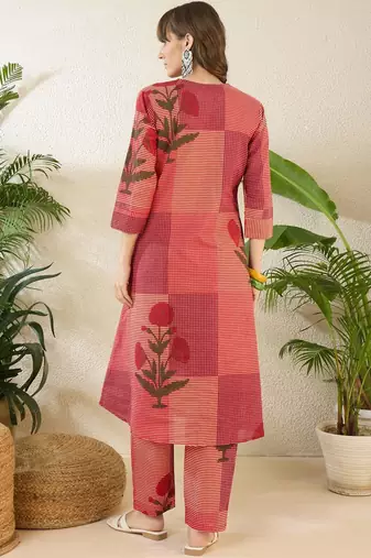 women floral printed regular  cotton kurta with trousers