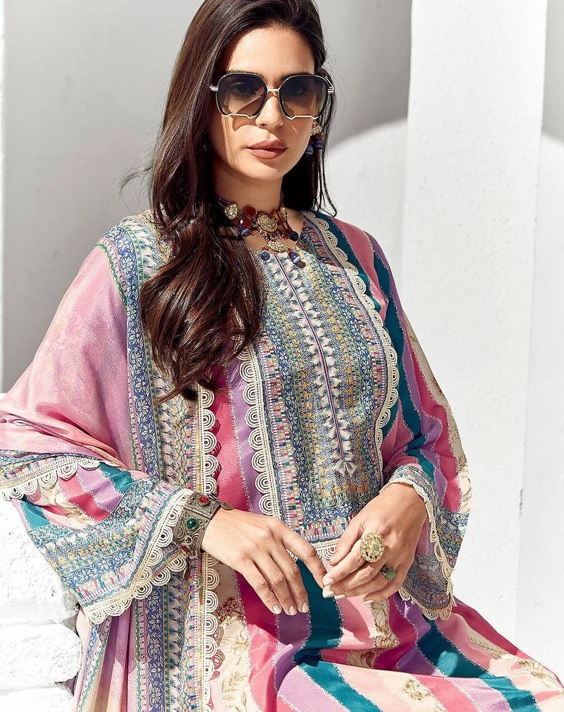 Women Ethnic Motifs Printed Regular Thread Work Kurta Trousers With Dupatta