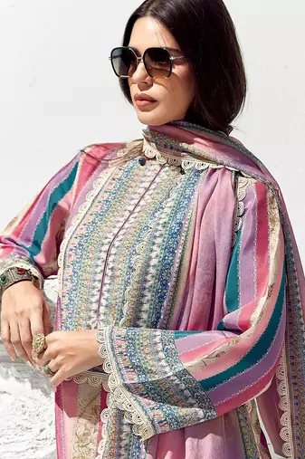 Women Ethnic Motifs Printed Regular Thread Work Kurta Trousers With Dupatta