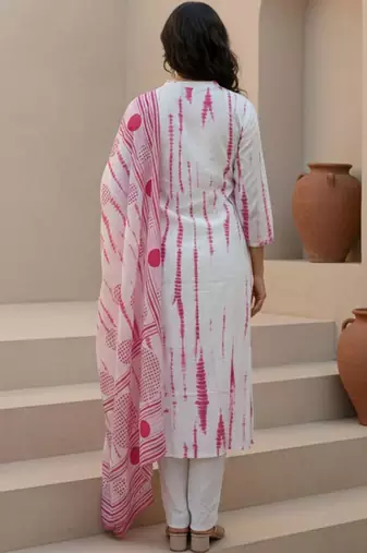 Floral Printed Notch Mandarin Collar Cotton Kurta With Trousers & Dupatta