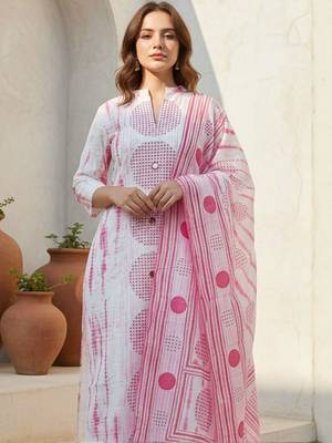 Floral Printed Notch Mandarin Collar Cotton Kurta With Trousers & Dupatta 7
