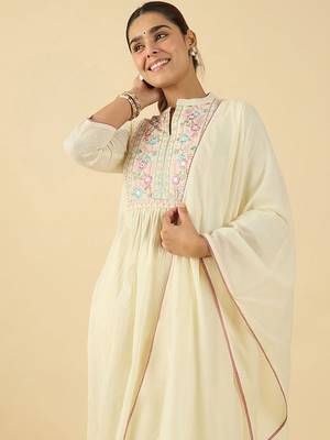 Floral Embroidered Mandarin Collar A Line Pure Cotton Kurta With Trouser &Dupatta 7