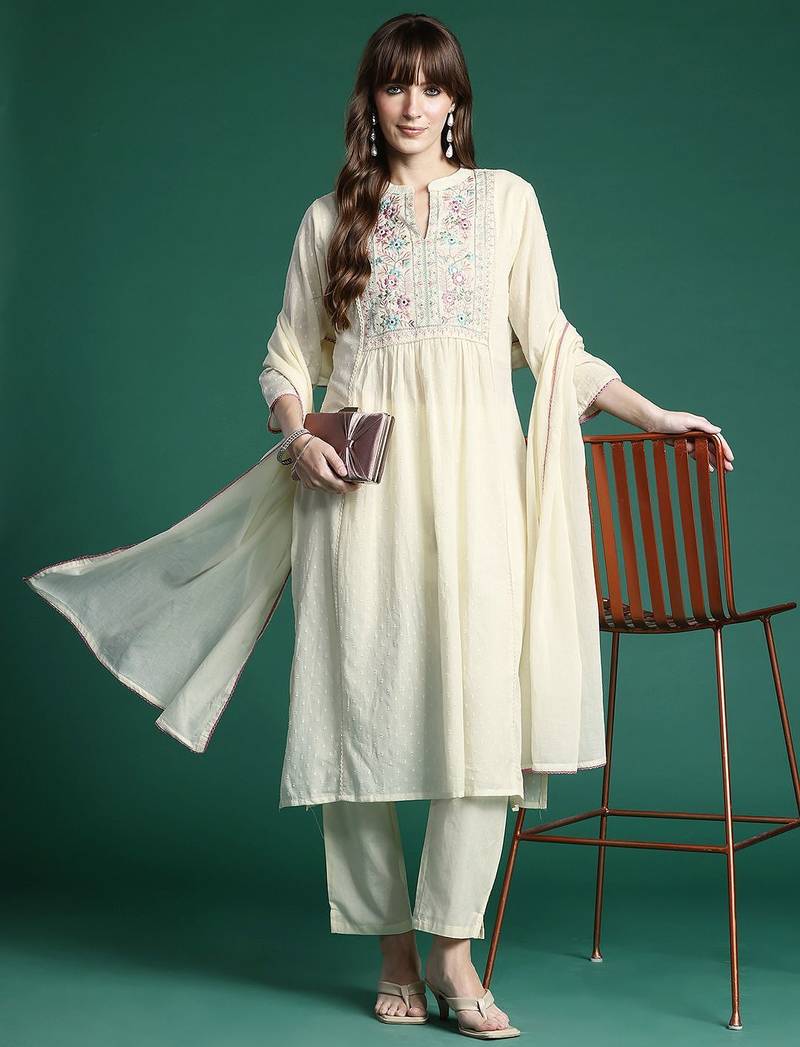 Floral Embroidered Panelled Thread Work Pure Cotton Kurta With Trousers & Dupatta