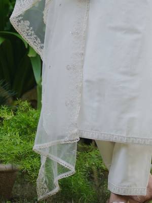 Floral Embroidered Thread Work Kurta with Trousers & Dupatta 6