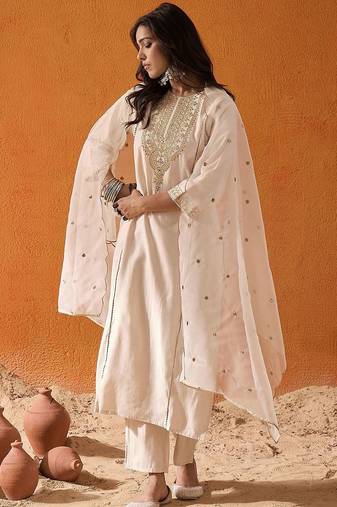 Off White Ethnic Motifs Embroidered Panelled Zari Kurta With Trousers & Dupatta