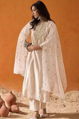 Off White Ethnic Motifs Embroidered Panelled Zari Kurta With Trousers & Dupatta