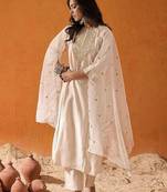 Off White Ethnic Motifs Embroidered Panelled Zari Kurta With Trousers & Dupatta