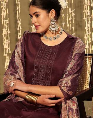 Floral Embroidered Thread Work Kurta With Trousers & Dupatta 2
