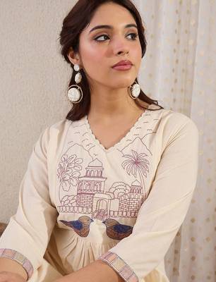 Women Quirky Embroidered Kurta with Trousers 2