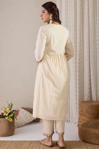 Women Quirky Embroidered Kurta with Trousers