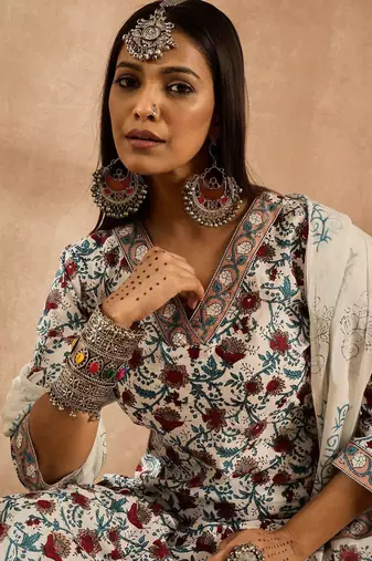 Women Floral Printed Regular Pure Cotton Kurta with Trousers & With Dupatta