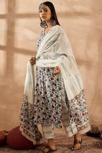 Women Floral Printed Regular Pure Cotton Kurta with Trousers & With Dupatta