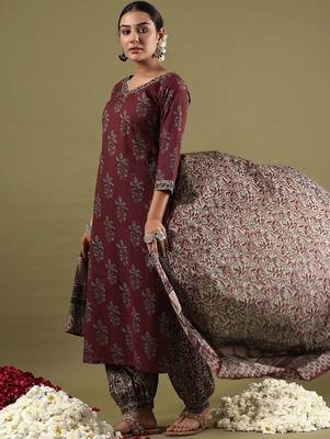 floral printed v-neck  cotton straight kurta with salwar & dupatta 4