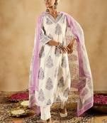 Women Floral Printed Pure Cotton Kurta with Trousers & With Dupatta