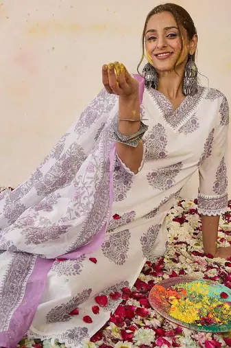 Women Floral Printed Pure Cotton Kurta with Trousers & With Dupatta