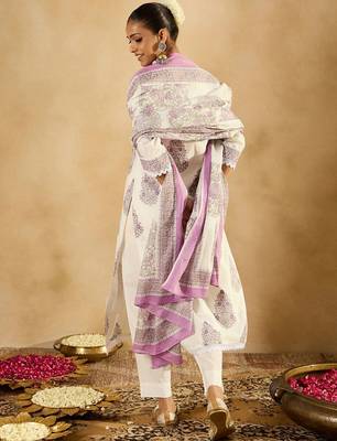 Women Floral Printed Pure Cotton Kurta with Trousers & With Dupatta 4
