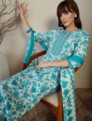 Floral Printed Straight Kurta With Trousers & Dupatta 2