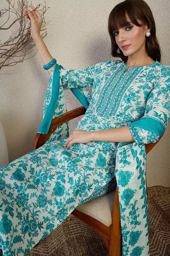 Floral Printed Straight Kurta With Trousers & Dupatta