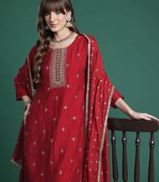 Ethnic Motifs Kurta with Trousers & Dupatta