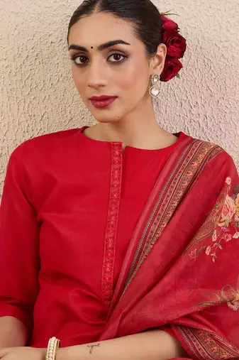 Women Solid Kurta with Pyjama & Dupatta