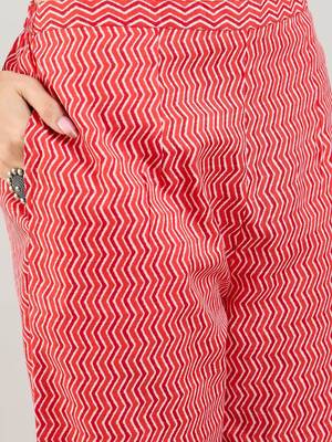 Floral Printed Thread Work Straight Kurta with Trousers & Dupatta 3